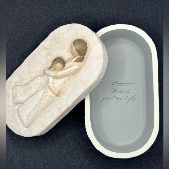 Willow Tree Mother and Daughter Keepsake Box (Retired) - Picture 3 of 3